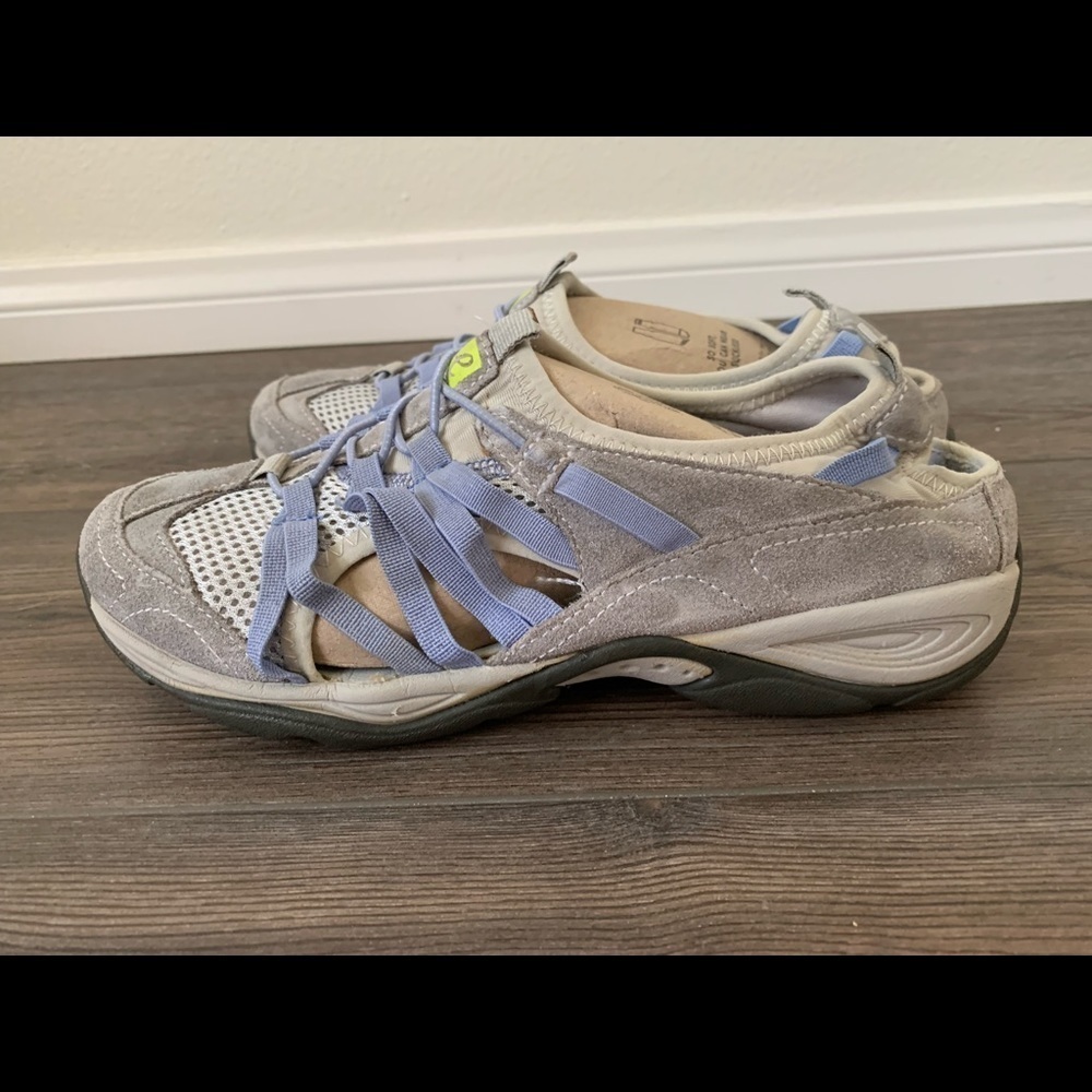 Shoes - Picture 2 of 9